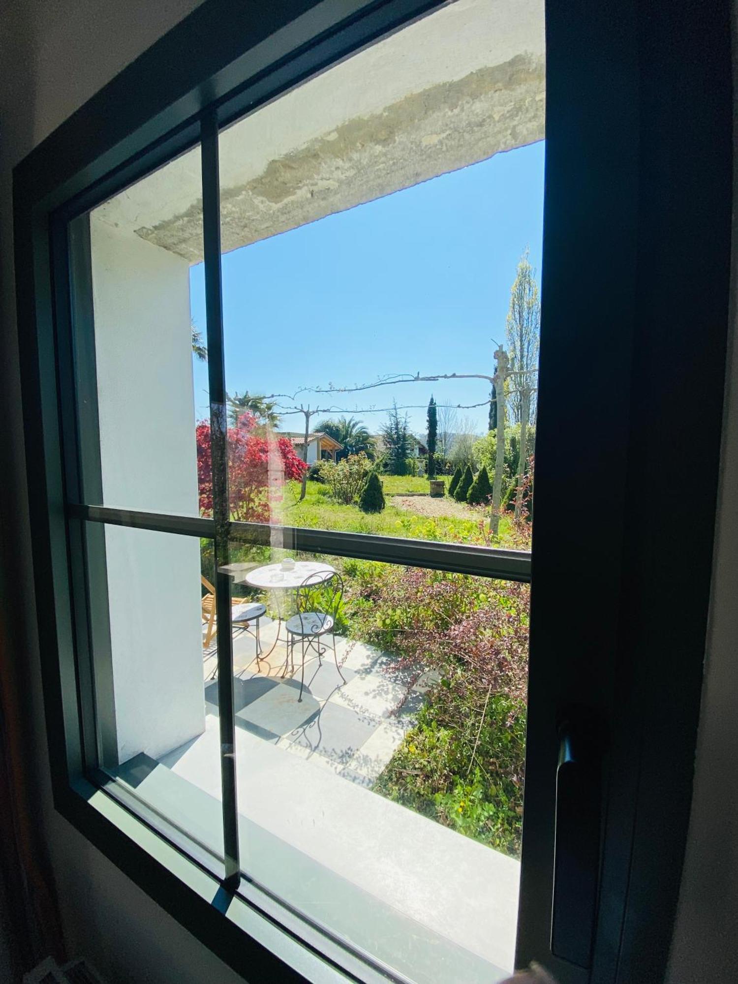 La Bastide De Guiche Entre Ocean Et Montagnes Apartment Exterior photo