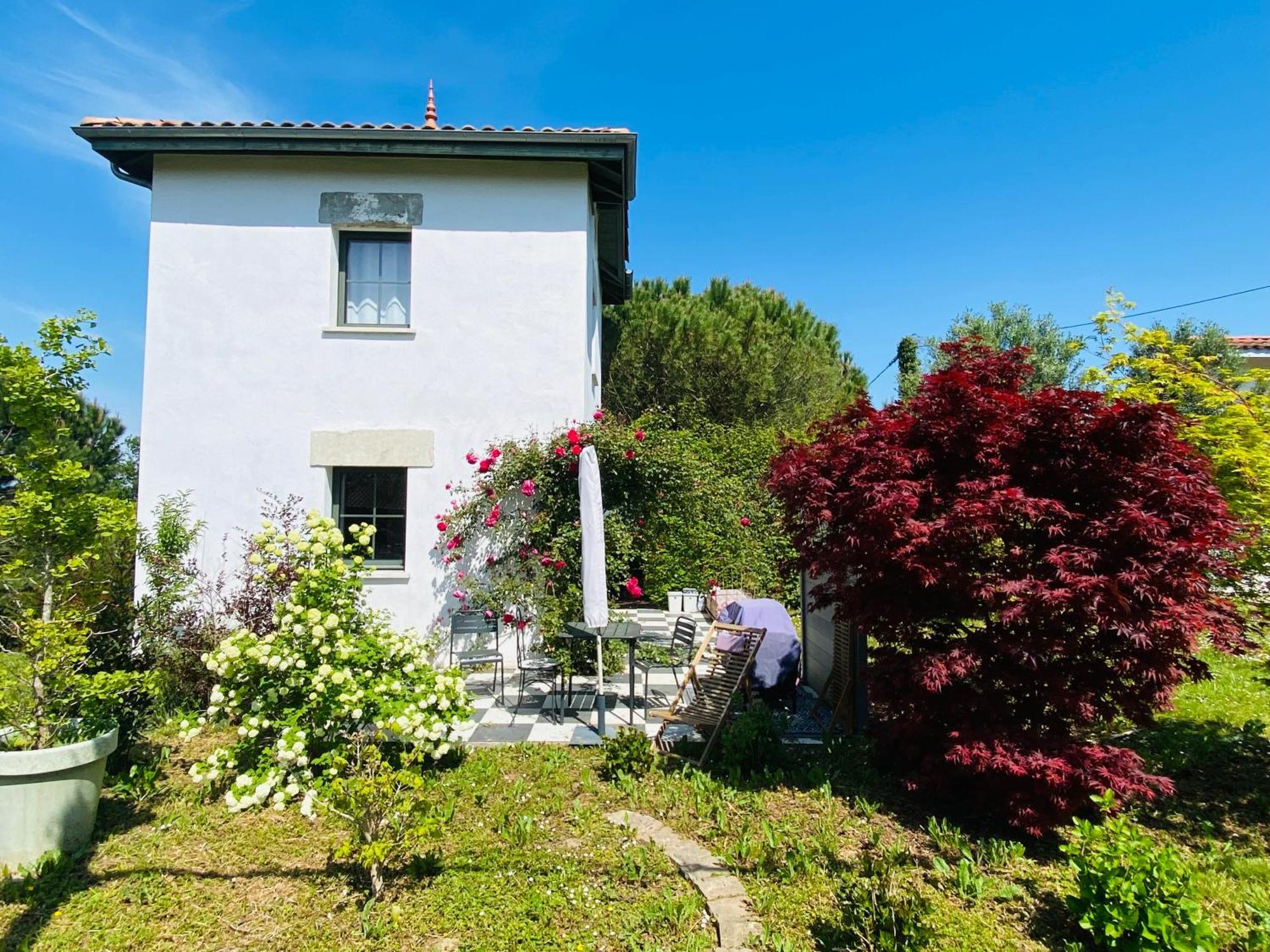 La Bastide De Guiche Entre Ocean Et Montagnes Apartment Exterior photo