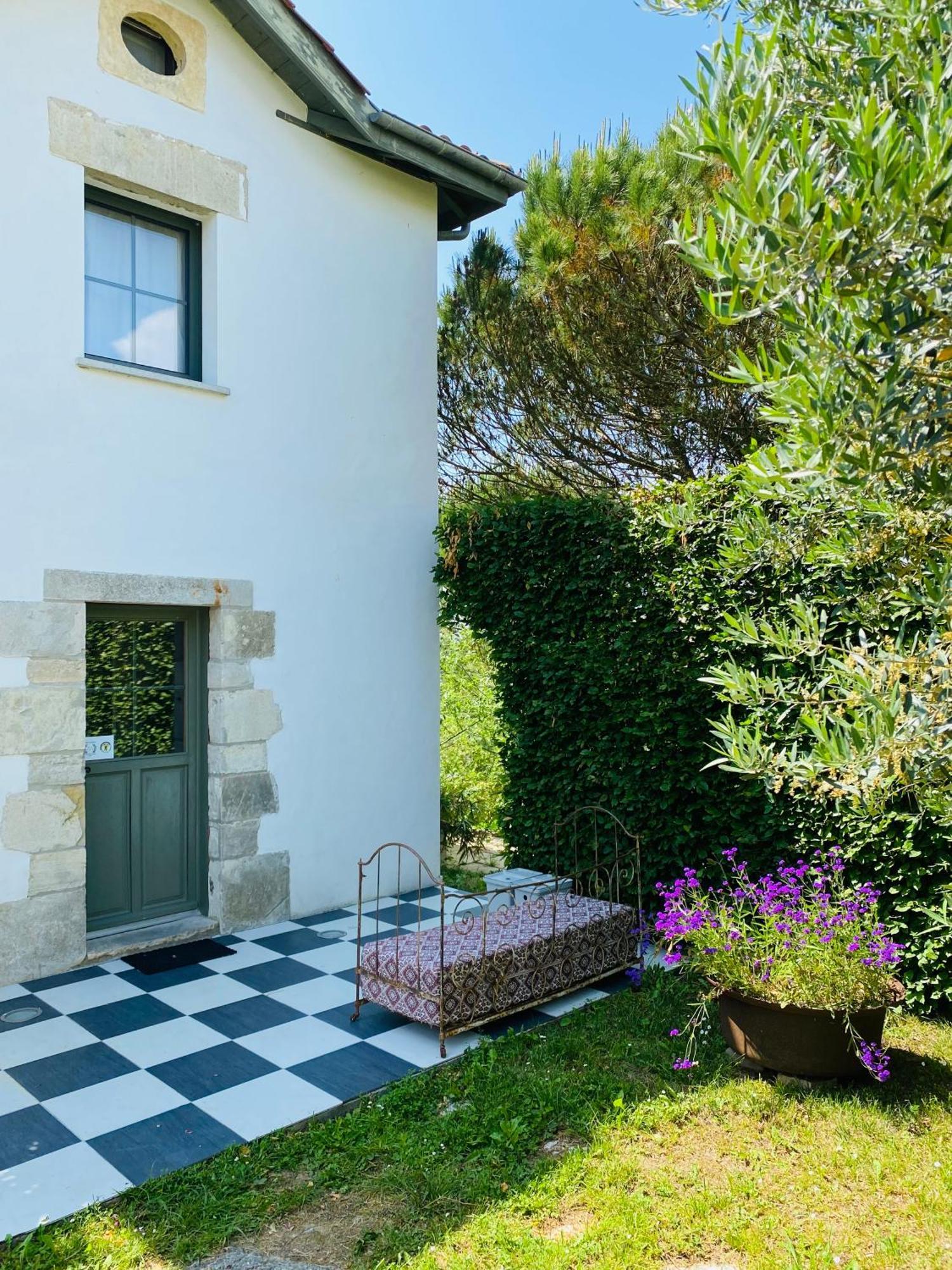 La Bastide De Guiche Entre Ocean Et Montagnes Apartment Exterior photo