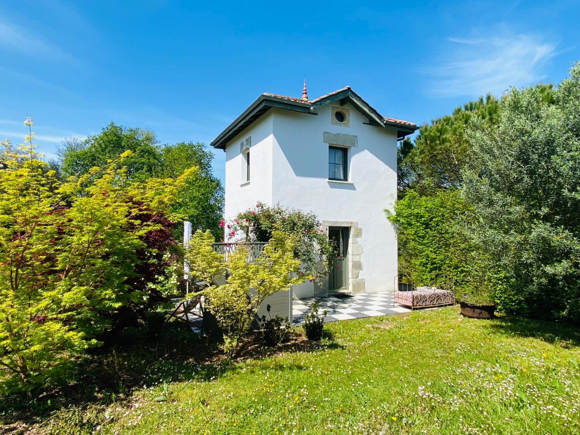 La Bastide De Guiche Entre Ocean Et Montagnes Apartment Exterior photo